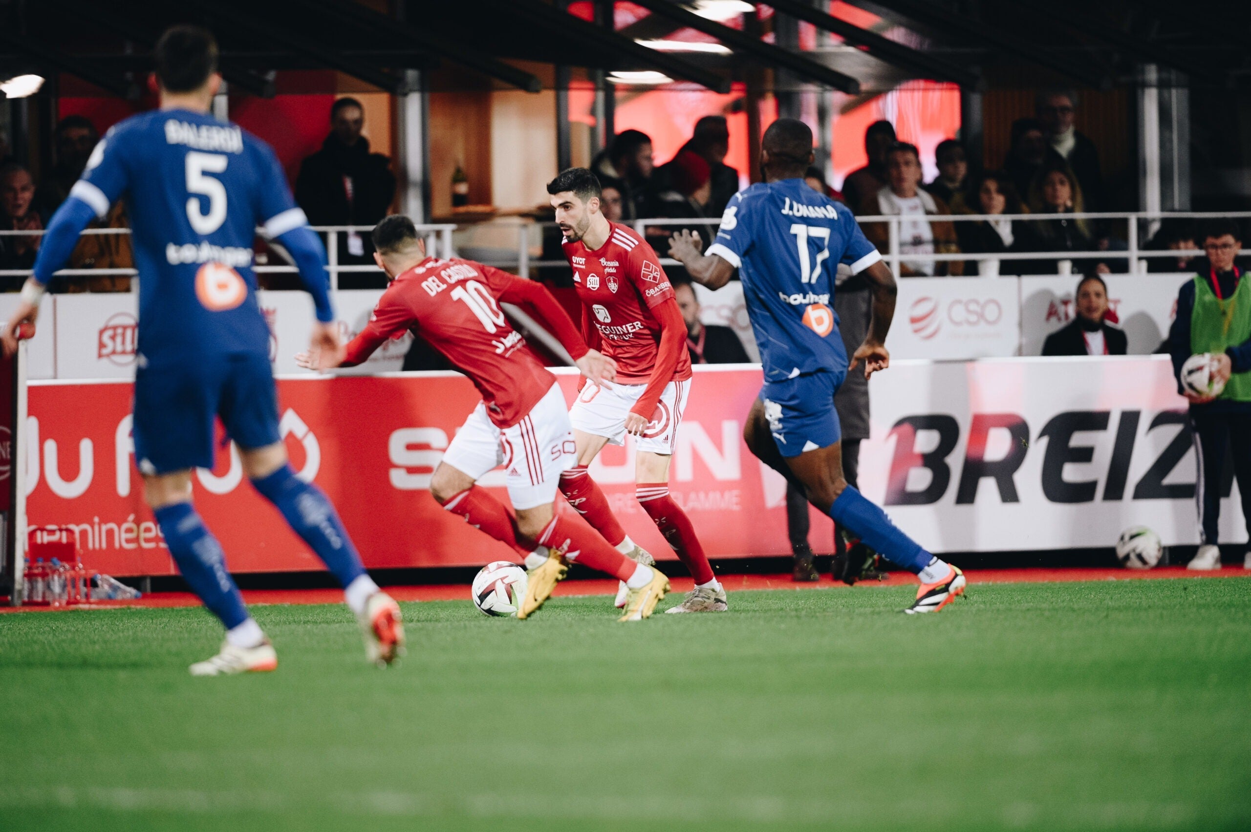Ōbarbier, Premier coiffeur barbier sur un maillot de ligue 1 !